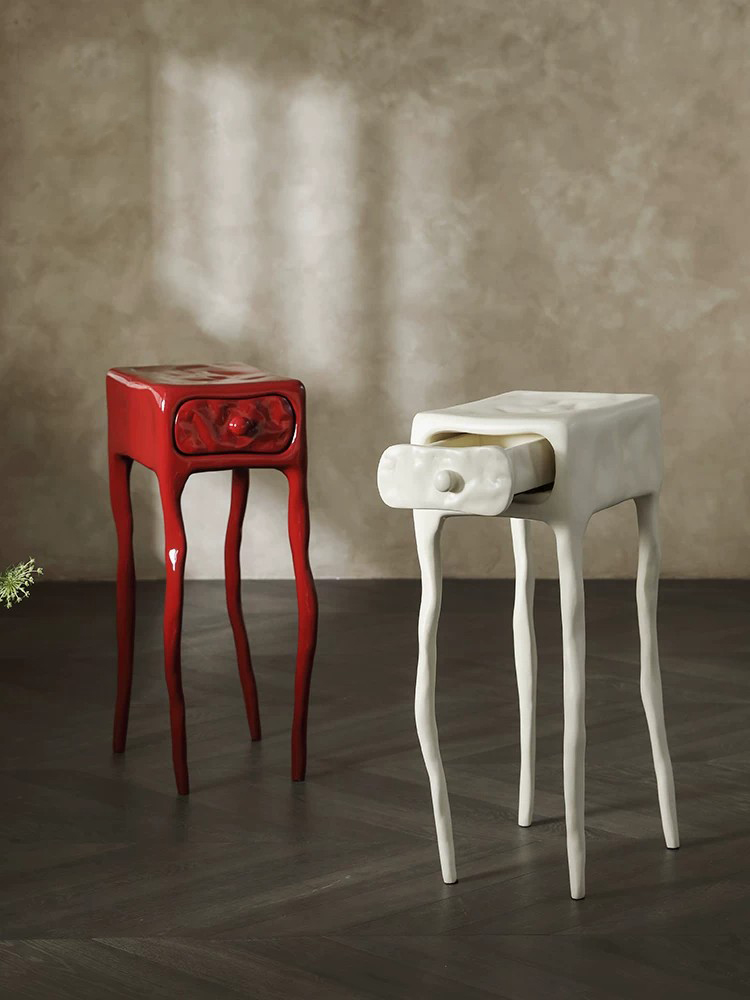 Tables - Tavolino Laterale in Argilla Testurizzata Stile